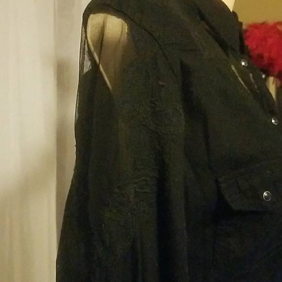 Black GUESS long sleeve collared shirt - Picture 4 of 6